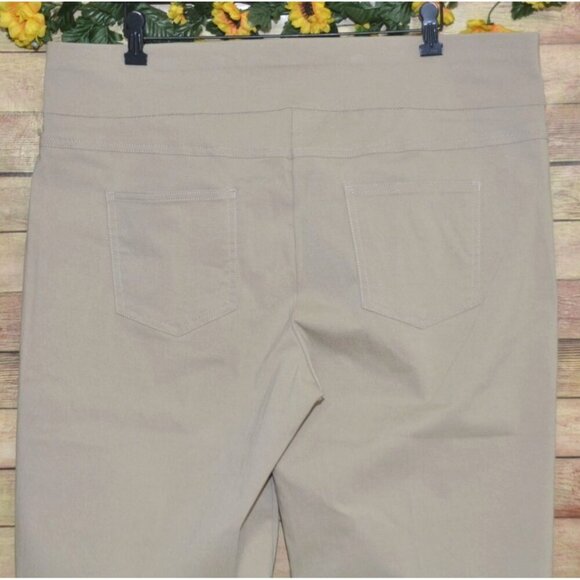 Ruby Rd. Khaki Tan Ladies 20W Stretch Capri Pants Classic Slimming Waist - Picture 6 of 9